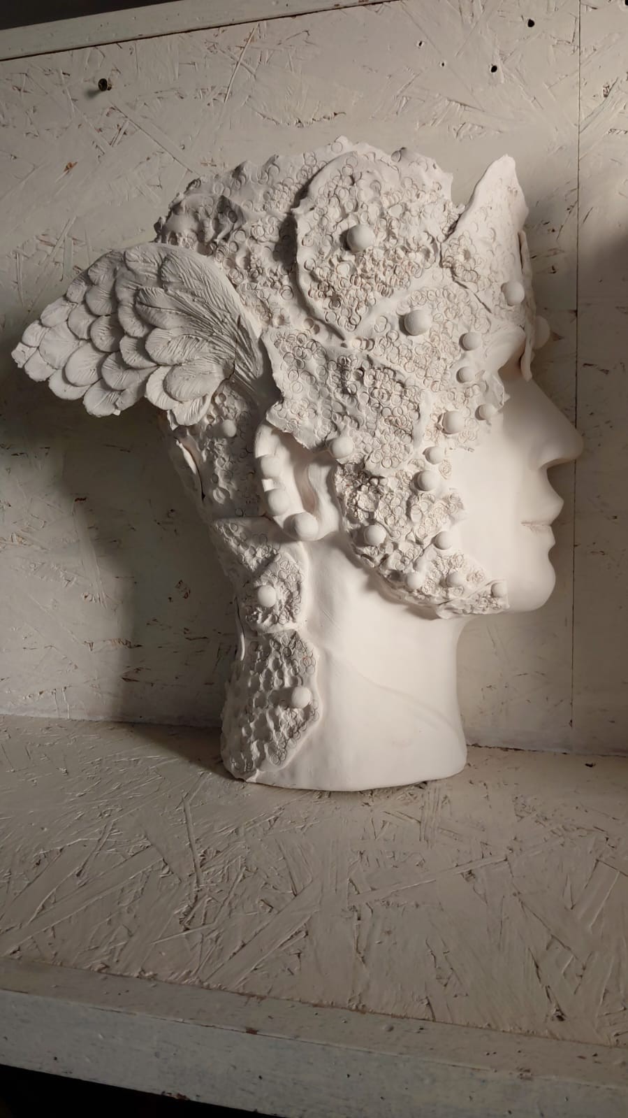 Testa floreale, opera di ARTIS Mariana Mele