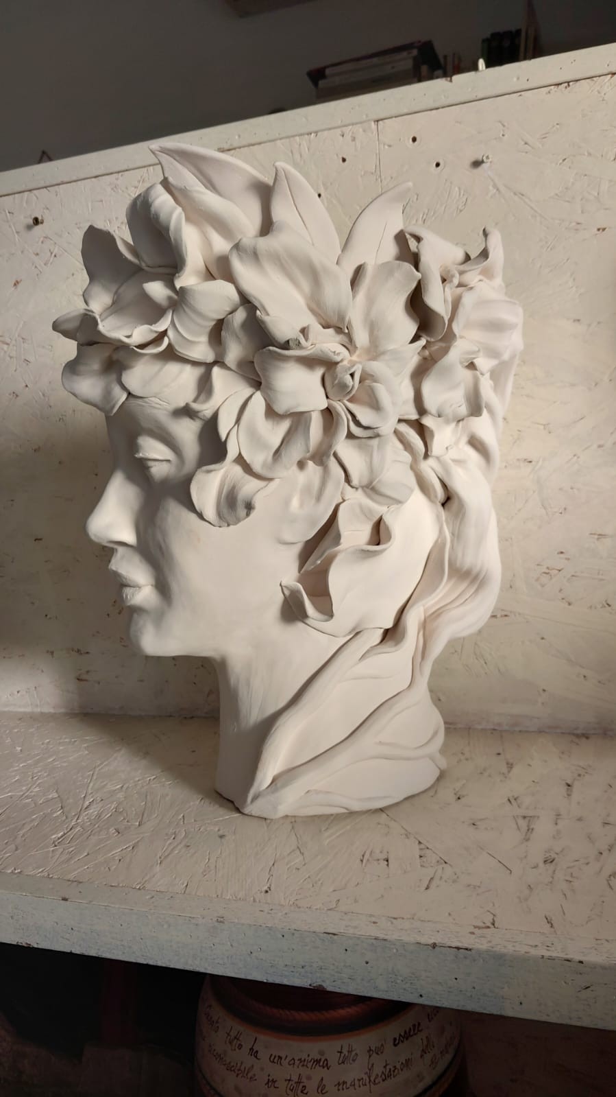 Fioritura bianca, opera di ARTIS Mariana Mele